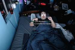 У блогера Енді, відомого своїми витівками, включаючи розриванням сорочки в Starbucks є понад 40 000 підписників у Twitter та Instagram та 1 мільйон на YouTube