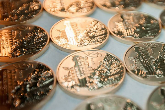 Нацбанк в прошлом году продал памятных монет на десятки миллионов гривен