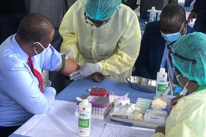 Вакцинування вже розпочалося навіть у Зімбабве