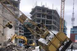 Кран упав на вул. Сім'ї Хохлових, 8 