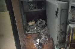 Під Києвом молодик украв на пошті пенсійні гроші та підпалив відділення (фото)