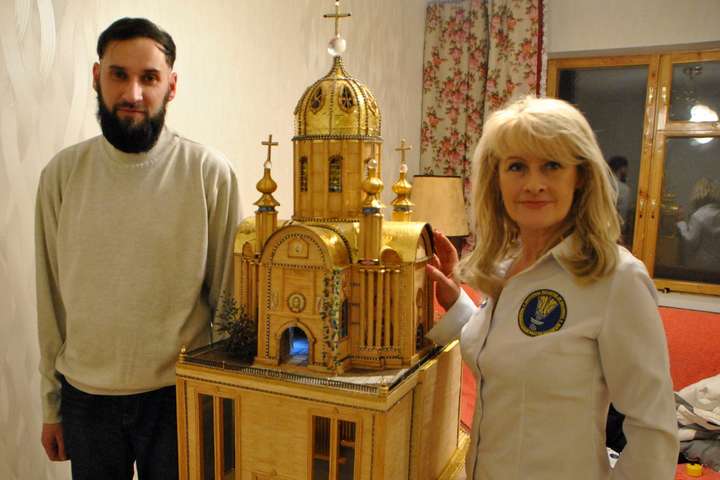 Українець понад 20 років створював макет храму. Робота потрапила в Національний реєстр рекордів 
