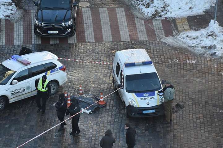 Поліція затримала водія, який у центрі Києва вбив пішохода (відео смертельної бійки)