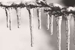 Погода у неділю буде хмарною, але з проясненнями.