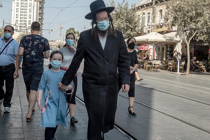 Після масової вакцинації кількість заражень на коронавірус в Ізраїлі різко впала