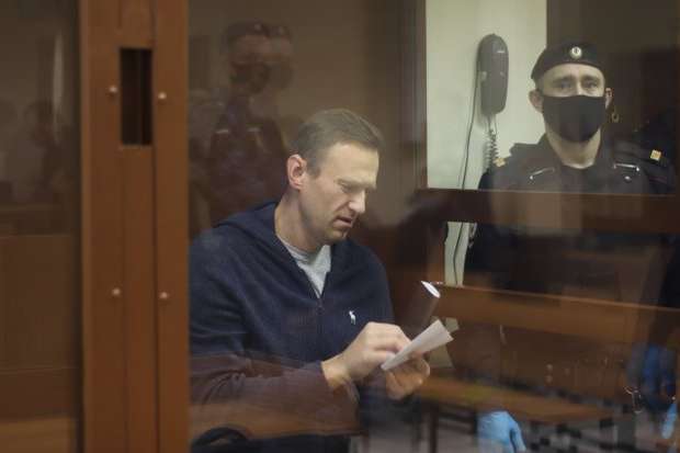 Російському опозиціонеру Навальному зменшили строк, але добавили штраф