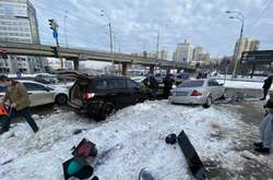 Аварія на Деміївці: тікаючи від поліції, водій збив двох людей