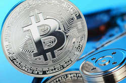 Вартість криптовалюти Bitcoin ще увечері 21 лютого, оновила свій рекорд до $58 332 