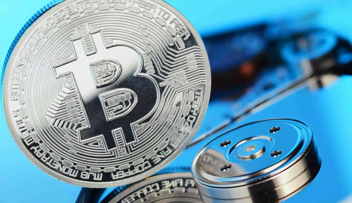 Bitcoin потерял в стоимости и достиг самого низкого уровня с середины февраля