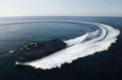  Машина может ехать по воде и выдерживать волну в 1,5 м 