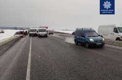 На місці ДТП працюють декілька бригад швидкої допомоги