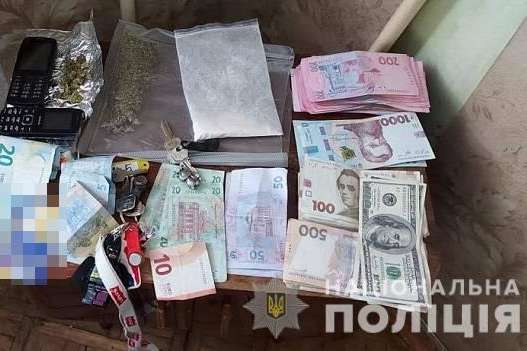 Під час спецоперації в Києві поліція затримала наркоторговців (фото, відео)