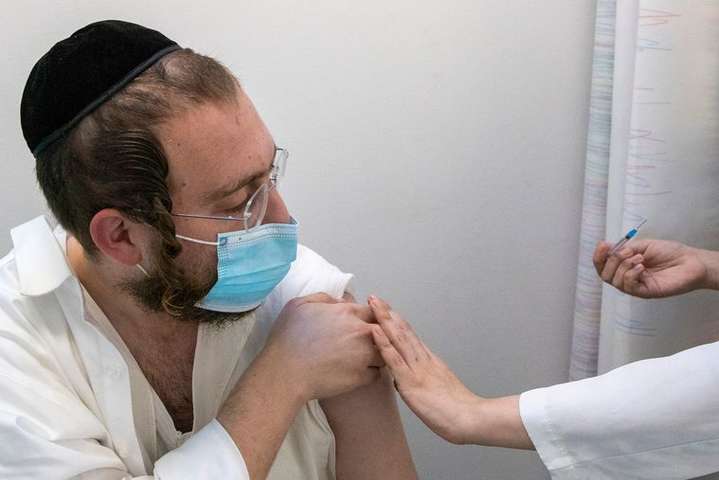 Ізраїль: 70% дорослого населення країни вже щеплені від коронавірусу