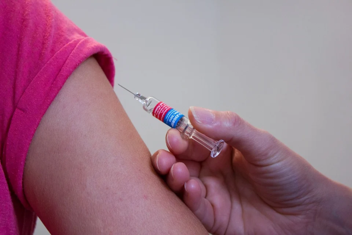Запись на вакцинацию: когда и как это сделать