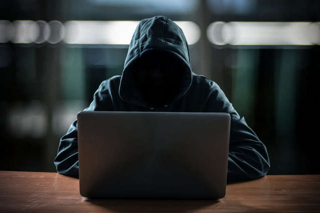 СБУ викрила хакерів, які зламували акаунти і месенджери посадовців Київщини (фото, відео)