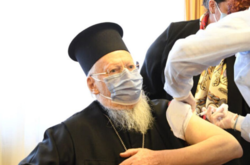 Вакцинироваться или нет? Поместная церковь озвучила свою позицию