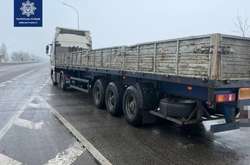 На трасі Київ – Харків патрульні виявили водія вантажівки «під кайфом» (фото)