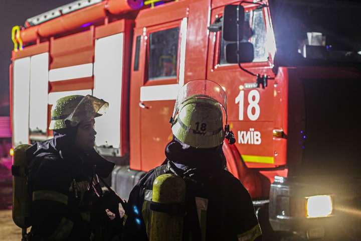 Під час пожежі в багатоповерхівці в Києві загинув чоловік