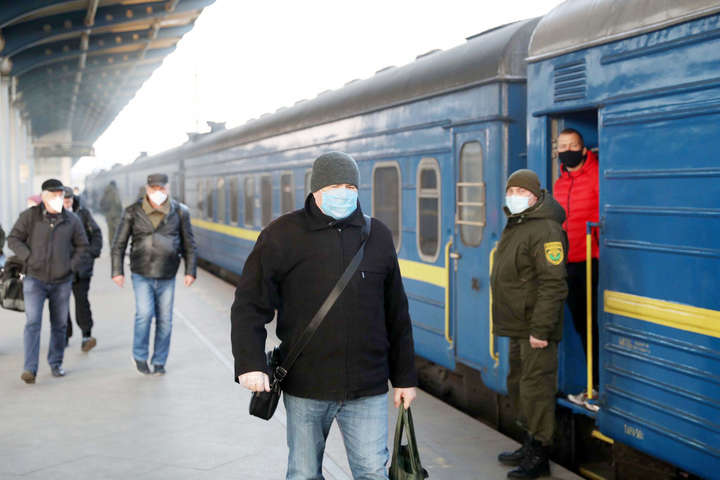 7 березня «Укрзалізниця» припинить посадку і висадку пасажирів в Івано-Франківській області