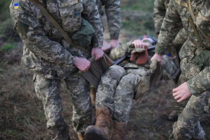 На Донбасі боєць ЗСУ підірвався на протипіхотній осколковій міні