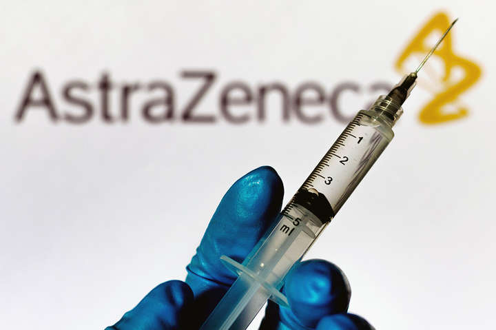 У Німеччині люди відмовляються від вакцини AstraZeneca