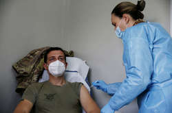  В Украине за прошедшие сутки коронавирусну болезнь обнаружили в 5833 человек 