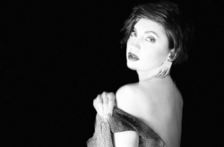 Цибульская показала грудь в сети на зло мужу: «Дома скандал»