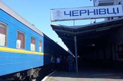 Чернівецька ОДА просить «Укрзалізницю» не зупиняти сполучення з областю