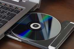 2 березня в усьому світі щорічно відзначають День народження компакт-диска