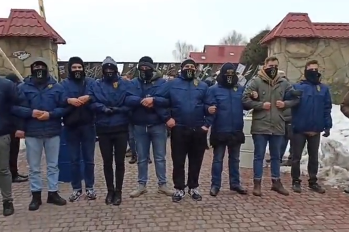 На Львівщині активісти бойкотували готель та завод Козака й Медведчука (відео)