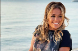 51-летняя певица Дженнифер Лопес приняла участие в пикантной съемке