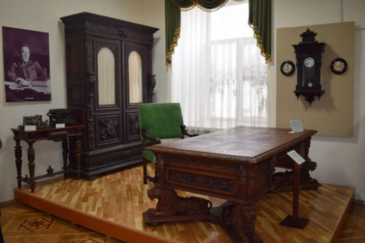 Легендарний стіл Петлюри повернувся до музею Вінниці