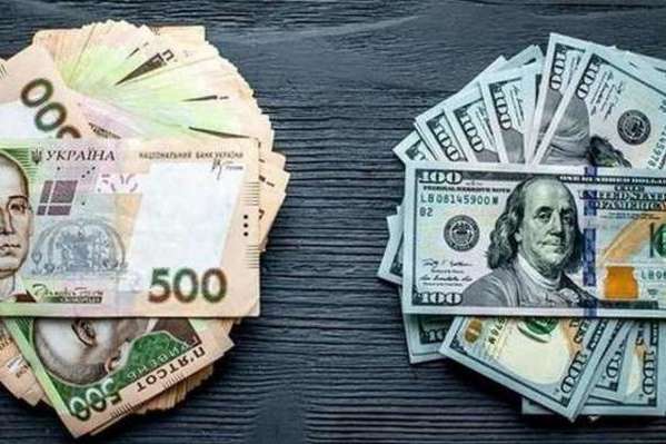 Валютна гойдалка: Нацбанк знову опустив долар нижче 28 грн