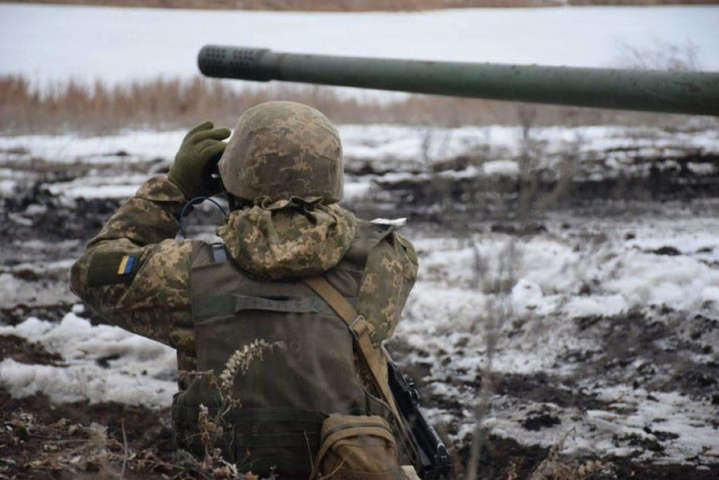 Возле Водяного российские оккупанты стреляют по украинским бойцам из гранатометов