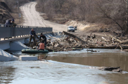 Реки Украины выходят из берегов: четырем областям грозит подтопление