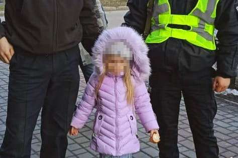 П’яна вінничанка загубила чотирирічну доньку на вокзалі 