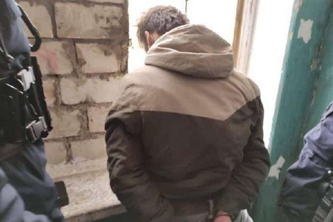 На Луганщині чоловік з ножем напав на поліцейського