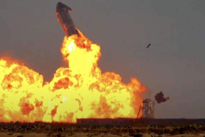 Маск про випробування корабля з вибухом: Starship приземлився цілим і неушкодженим