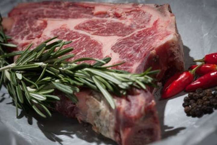 Ученые рассказали о вреде мяса: способствует болезням с высоким риском смерти