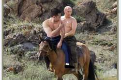 Президент Зеленский, раздевшийся для прививки от Covid-19, стал героем курьезных фотожаб