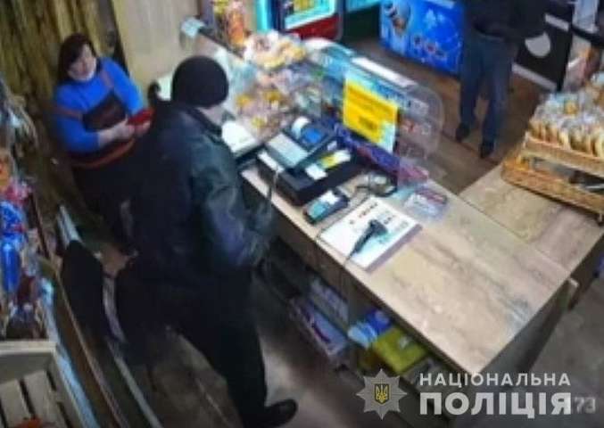 Нужда заставила: зловмисники пограбували хлібний кіоск, щоб викупити телефон з ломбарду