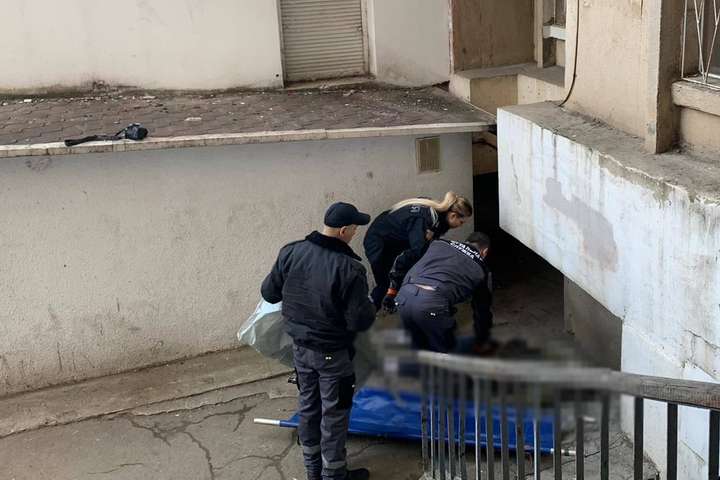 Самогубство в Одесі: юнак вистрибнув з 15-го поверху житлового будинку