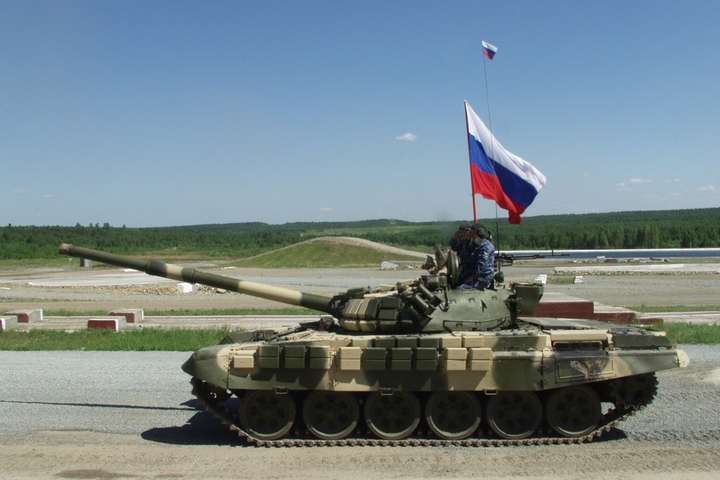 Дипломат розповів, як РФ за сім років збільшила чисельність військових та техніки в Криму