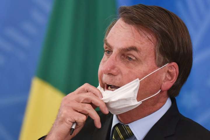 Президент Бразилії порадив громадянам «припинити скиглити» через коронавірус