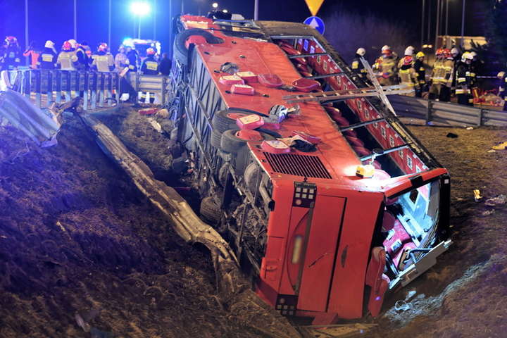 У Польщі автобус з українцями потрапив у смертельне ДТП, шестеро загиблих