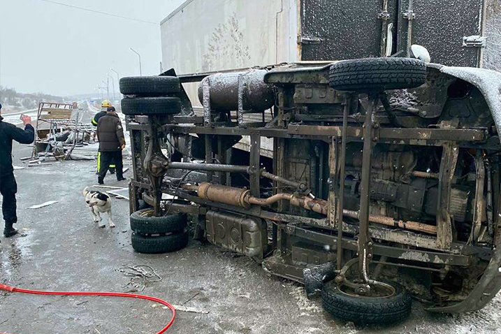 У Дніпропетровській області зіткнулися дві вантажівки, є загиблий і постраждалі