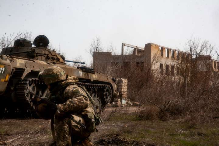 Окупанти на Донбасі гатили із забороненої зброї: за добу – 10 обстрілів