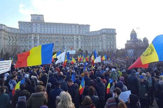 У столиці Румунії сотні людей протестували проти обов’язкової вакцинації