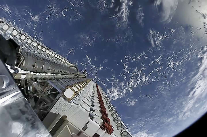 SpaceX готується запустити на орбіту чергову партію супутників Starlink