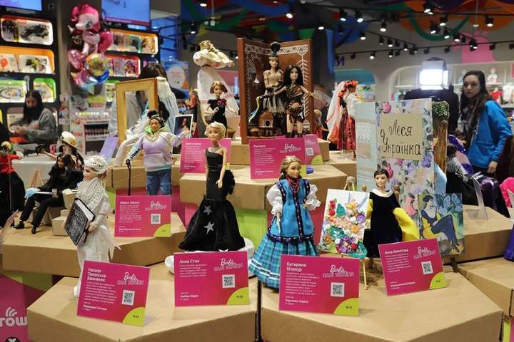 Леся Українка,  Руслана, Катерина Білокур : в Одесі до 8 березня відкрили виставку ляльок в образах знаменитих українок 